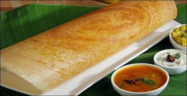 Dosa is another popular food of Mumbai which originates from South India