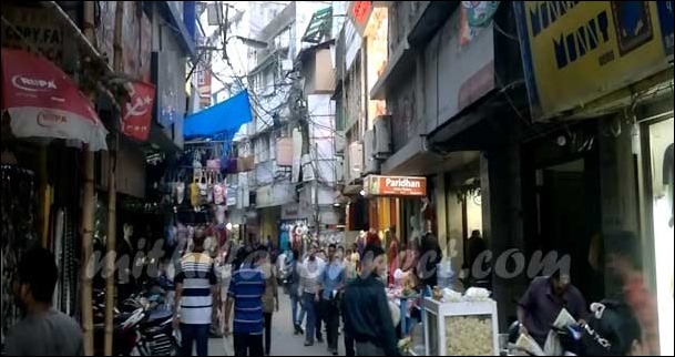 You can also enjoy Street food of Bengal along with the shopping activity You can also enjoy Street food of Bengal along with the shopping activity
