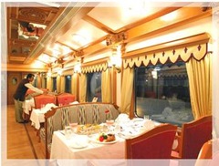 Luxury Train Golden Chariott