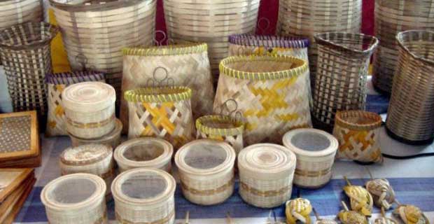 Shopping in Kohima for Naga handicrafts