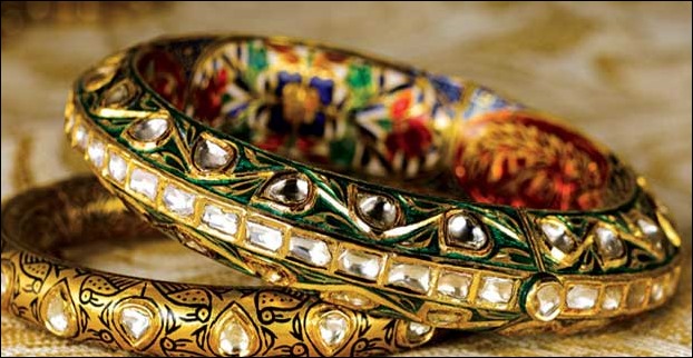Rajasthani Jewellery is also a must shop item in Udaipur