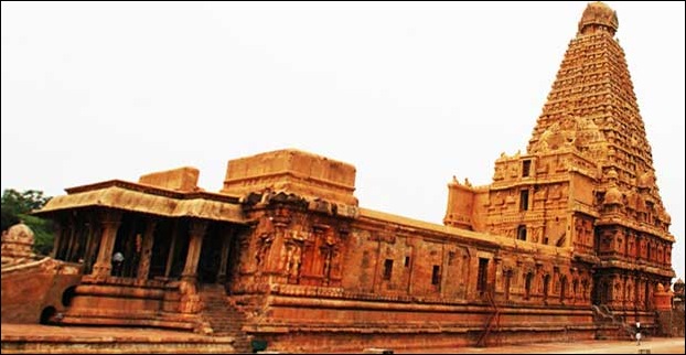 Brihadeeswarar Temple is also  famous for inscriptions which runs through its long sequence of columns famous for inscriptions which runs through its long sequence of columns