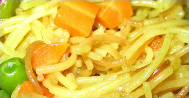 Sevai Noodles mixed with carrots and capsicum is also a good option