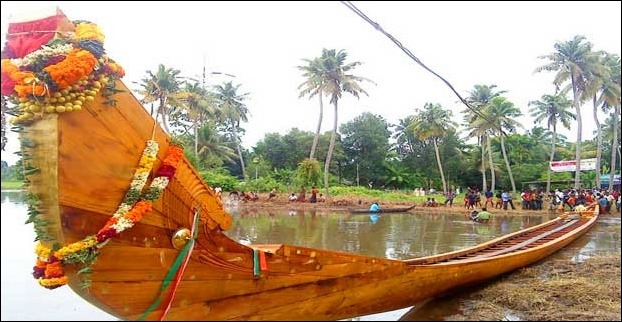 These snake boats are made by skilled craftsmen of Kerala