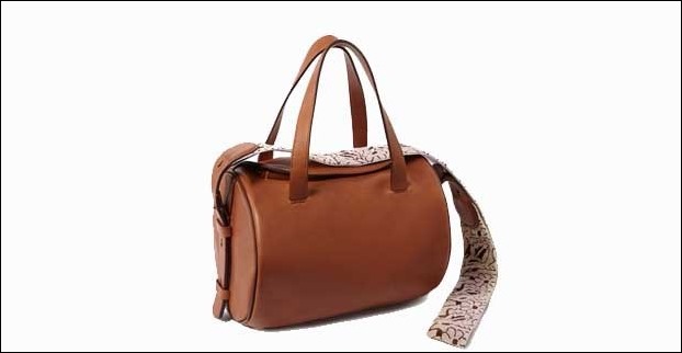 Shoulder Strap handbags go well with casuals and well as formal outfits