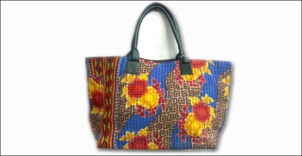 With a Sari pattern, a colourful tote bag , can give you a glamorous and traditional look